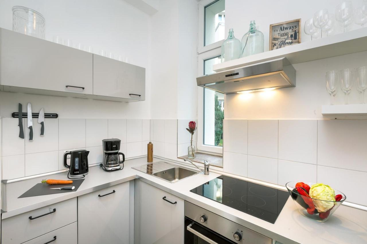 Newton-Appartement Mit 3 Schlafzimmern Берлін Екстер'єр фото